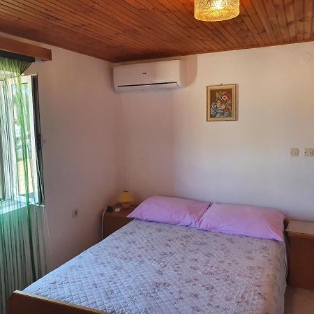 Apartman Letizia Daire Ustrine Dış mekan fotoğraf