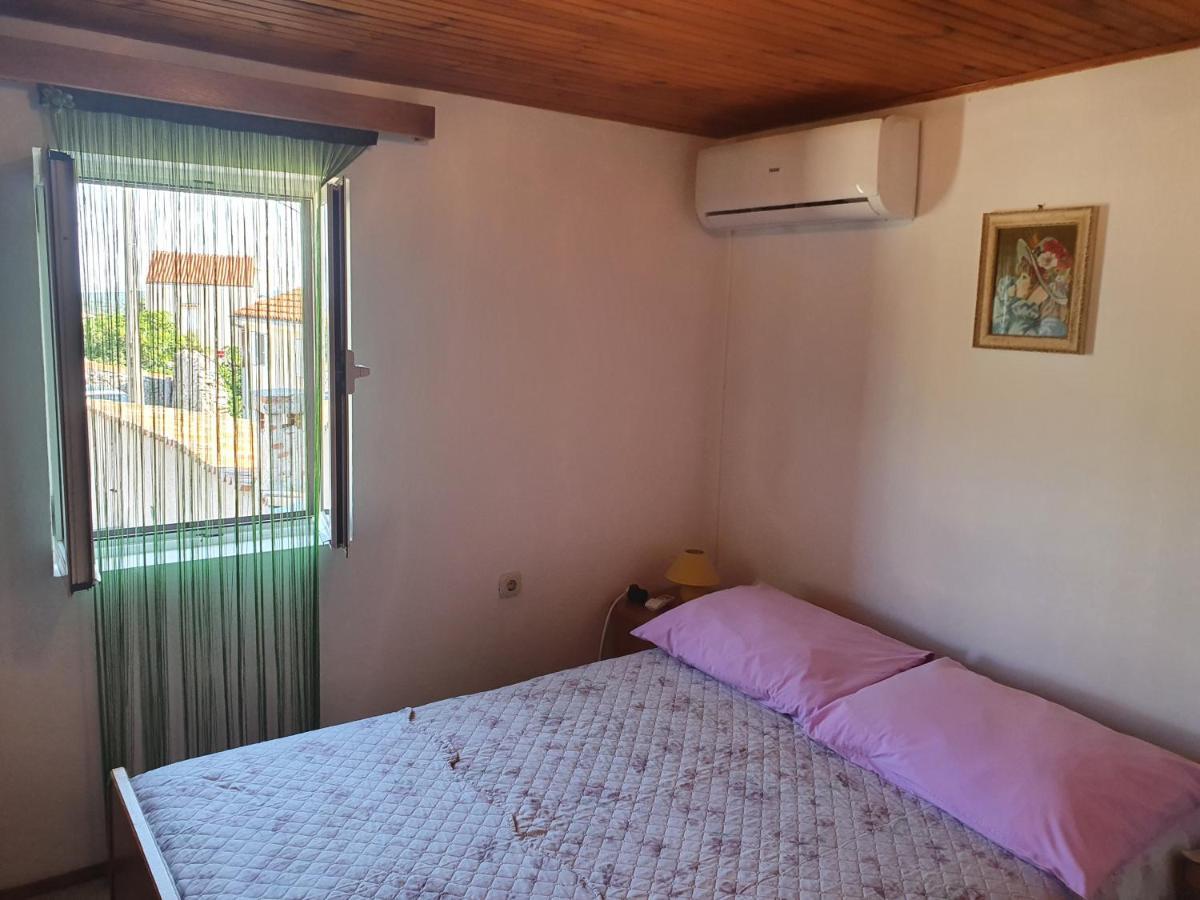 Apartman Letizia Daire Ustrine Dış mekan fotoğraf