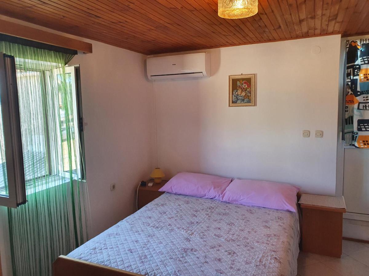 Apartman Letizia Daire Ustrine Dış mekan fotoğraf